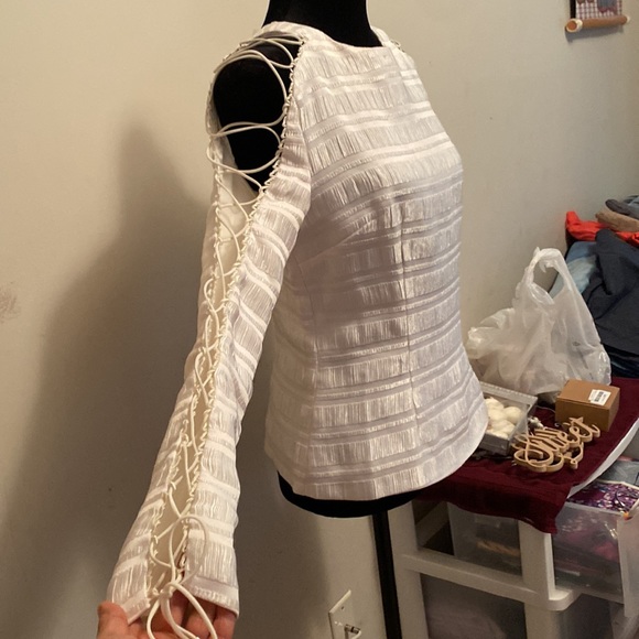 Asilio Top - Picture 2 of 3